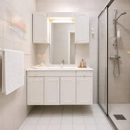 A40 - 2br Center - Cozy